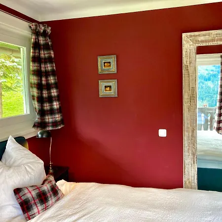 Sophie & Max In * باد جاستاين