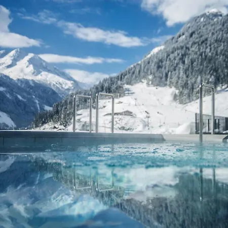 شقة Sophie & Max In *